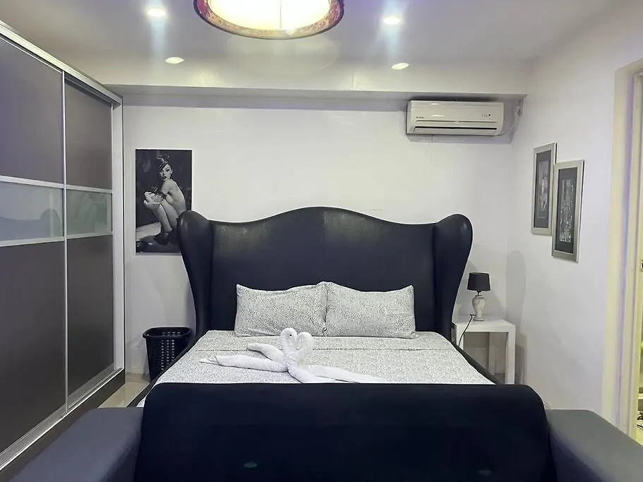 Sheryll Escapes - Kandi Studio By The Pool With Housekeeping, Netflix! Ángeles Apartamento