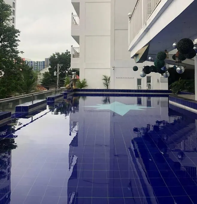 Sheryll Escapes - Kandi Studio By The Pool With Housekeeping, Netflix! Ángeles 0*,  Filipinas